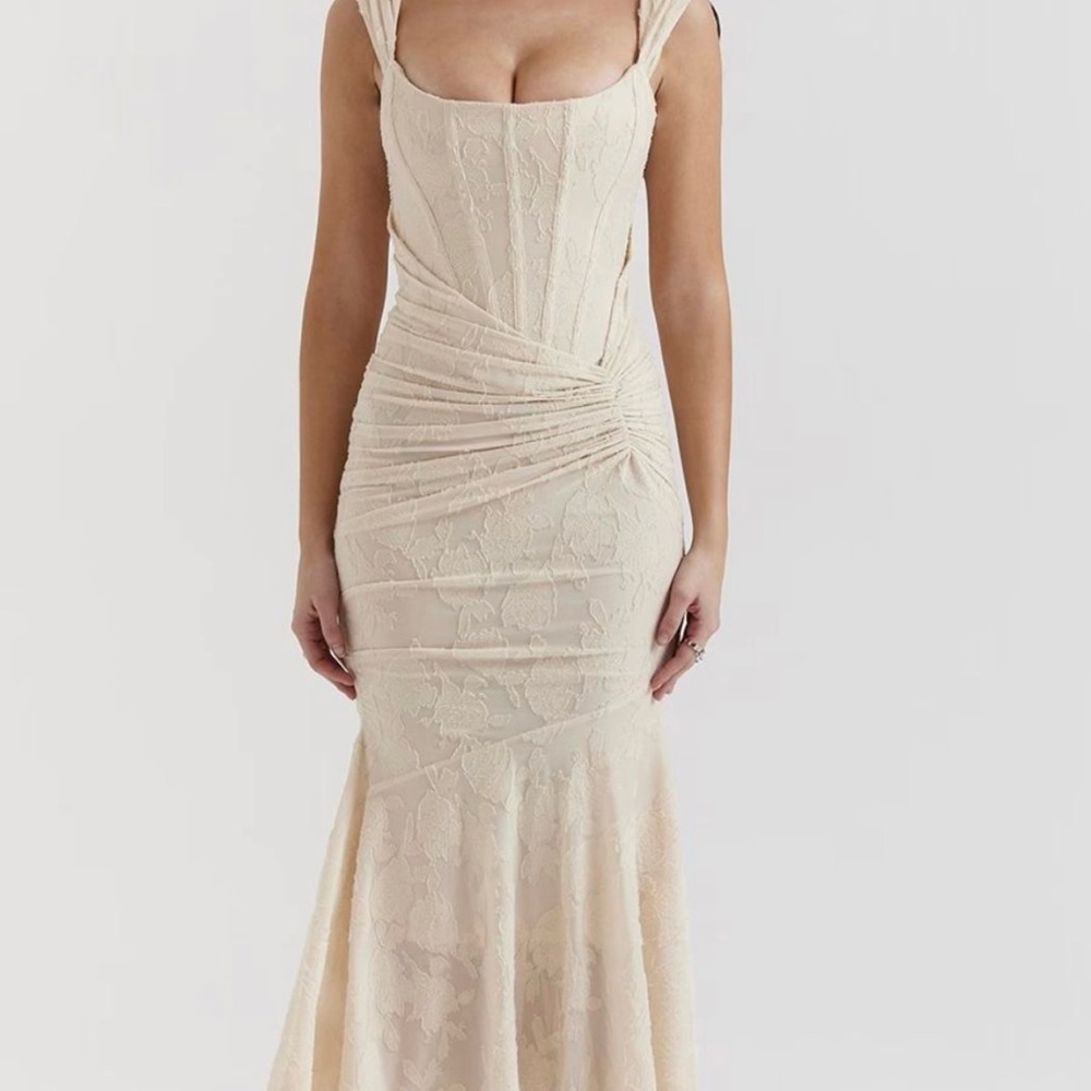 Chic Cream Lace Maxi Dress